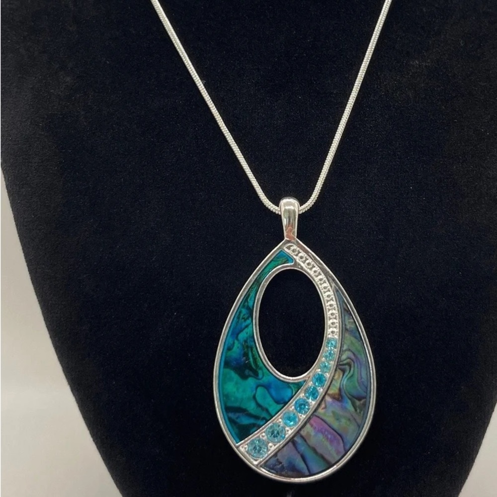 A Silver-Tone Simulated Polished Abalone and Rhinestone Kenneth Cole Necklace